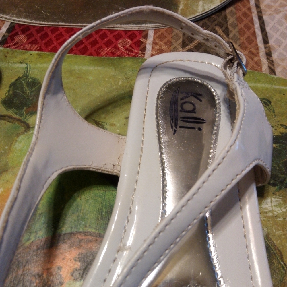 SIZE 9 KALI SANDALS - Picture 6 of 12